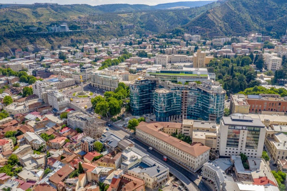 Bariera dźwiękochłonna w hotelu Freedom Square w Tbilisi