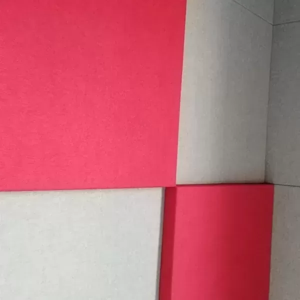 Montaż paneli akustycznych w słynnym studiu radiowym