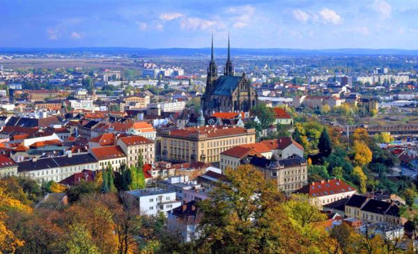 Perforowane panele akustyczne WavO w mieście Brno, Republika Czeska