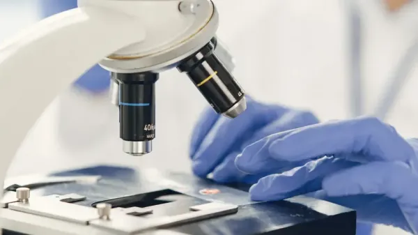 Rozwiązania dźwiękoszczelne dla wielofunkcyjnych pomieszczeń laboratoryjnych
