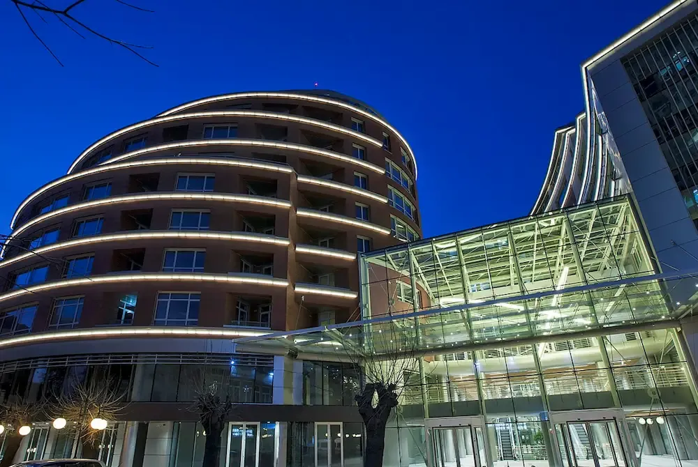 Akustyka w San Stefano Plaza