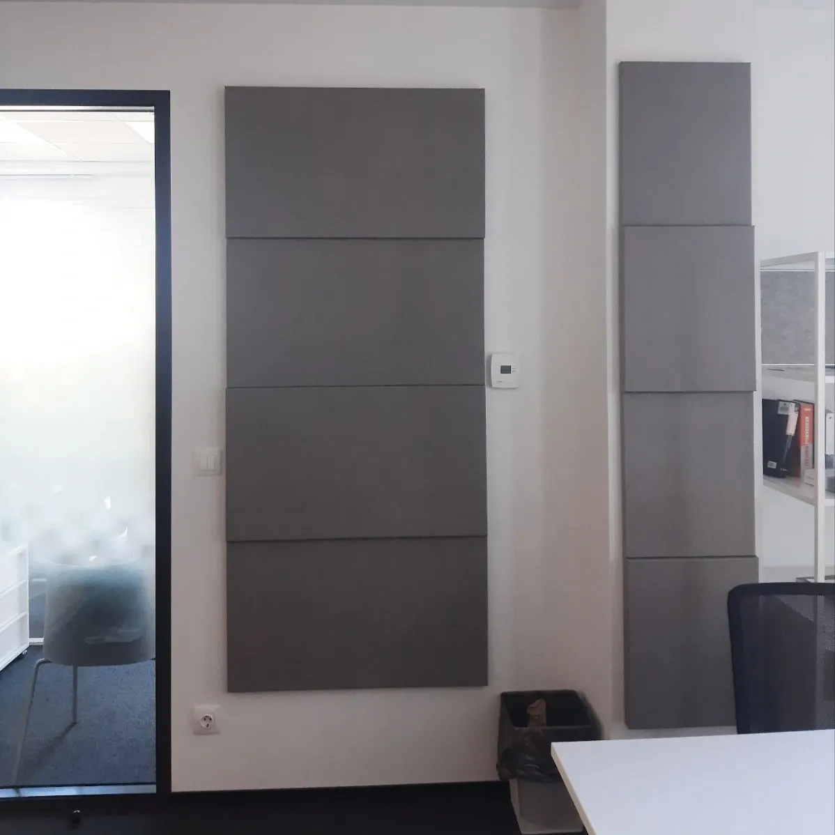 Adaptacja akustyczna sali konferencyjnej z wykorzystaniem ściany Echo
