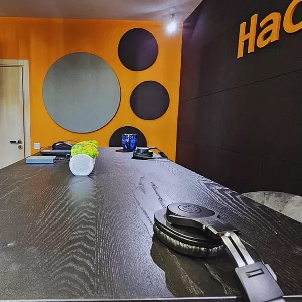 Panele akustyczne i pełna modernizacja studia podcastów