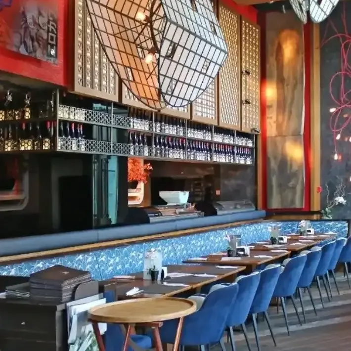 Sufit dźwiękochłonny w restauracji SASA