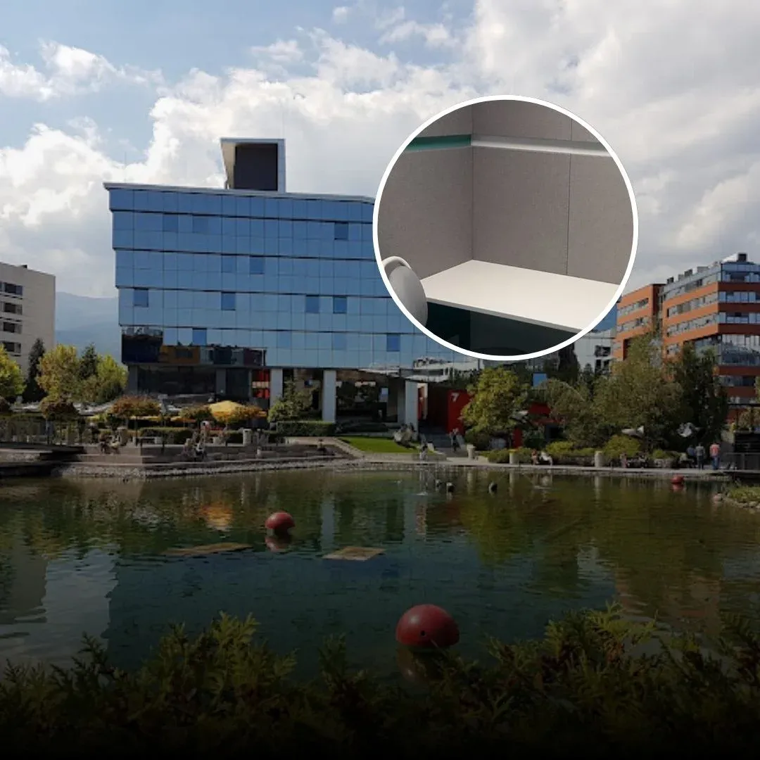 Panele akustyczne budki telefonicznej zamontowane w Adecco Bulgaria