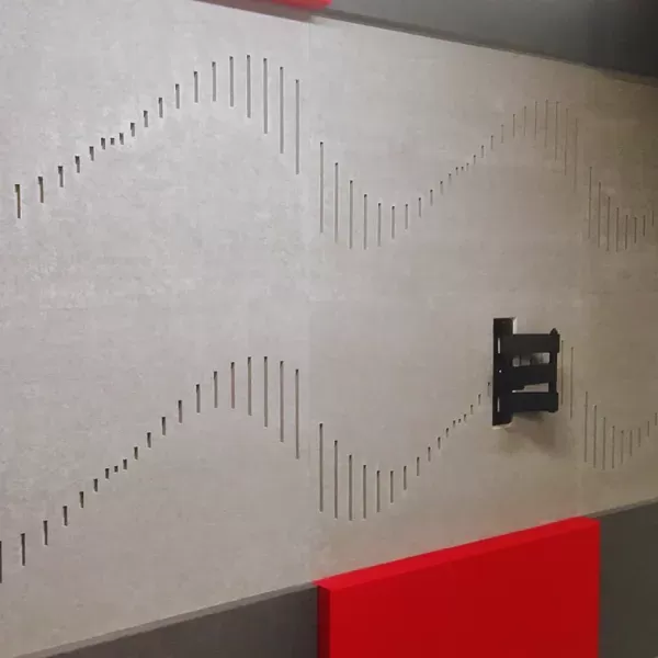 Montaż paneli akustycznych w słynnym studiu radiowym