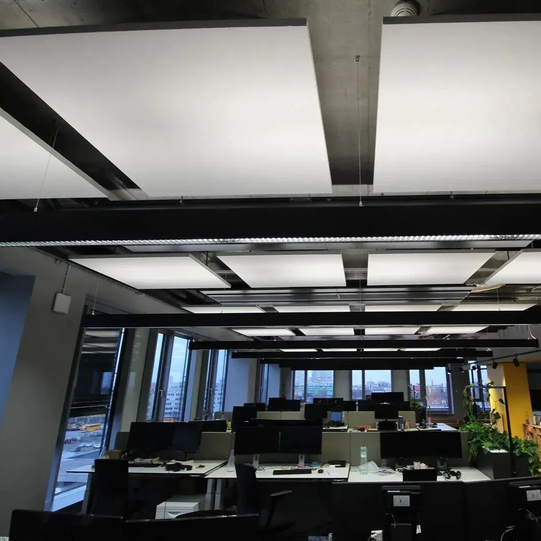 Adaptacja akustyczna biura otwartego Sygic o powierzchni 2000 m² w Bratysławie