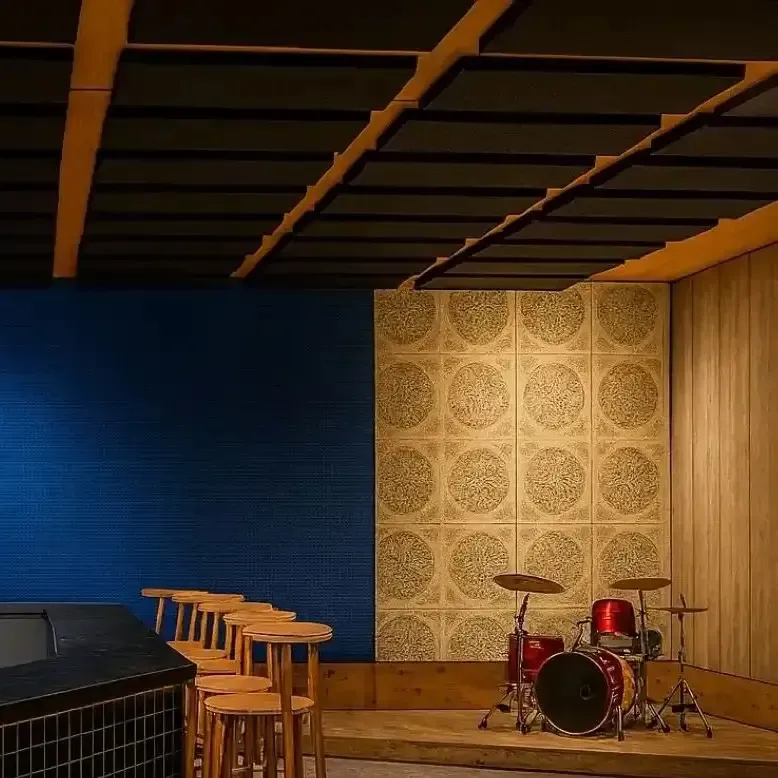 Urban Bar przechodzi metamorfozę akustyczną dzięki rozwiązaniom szytym na miarę