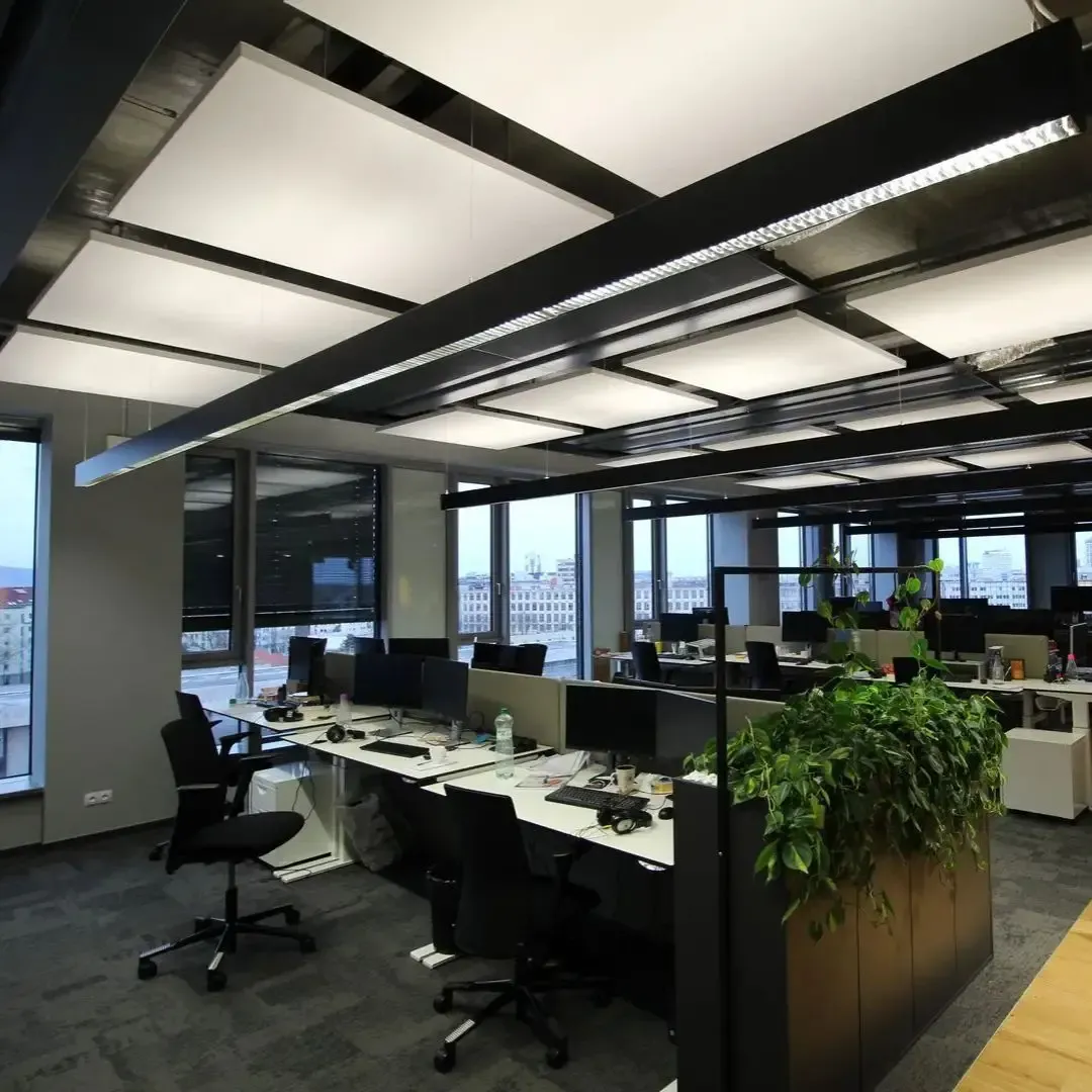 Adaptacja akustyczna biura otwartego Sygic o powierzchni 2000 m² w Bratysławie