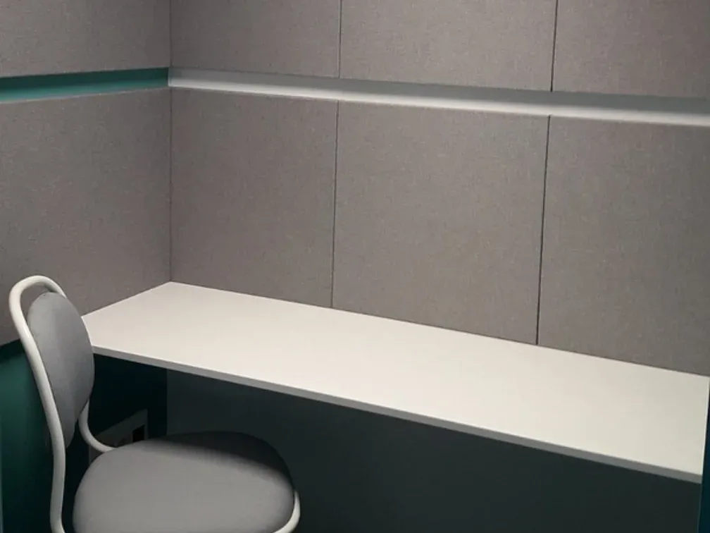 Panele akustyczne budki telefonicznej zamontowane w Adecco Bulgaria