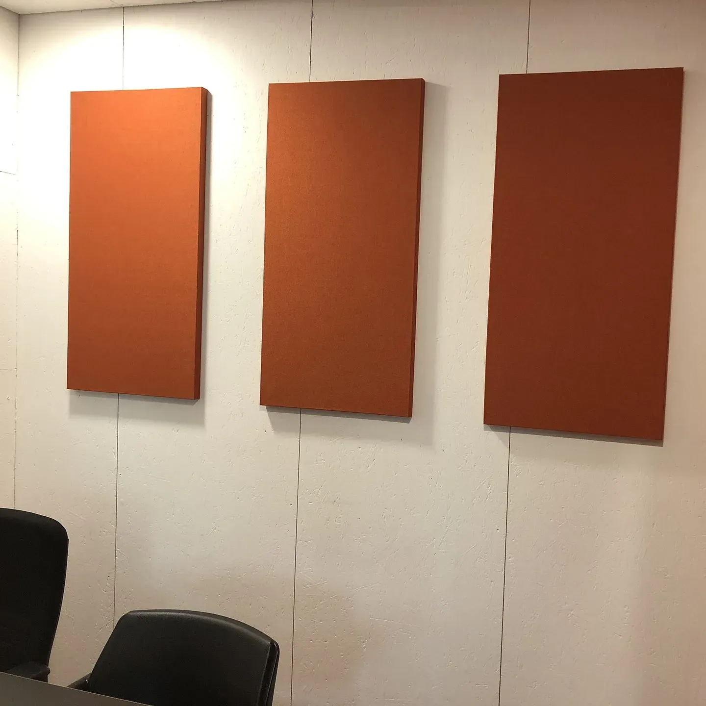 Panele akustyczne Echo Wall w biurach i salach konferencyjnych BE Terna