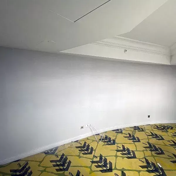Rozwiązywanie problemu hałasu szybu windy w Hilton Park Lane