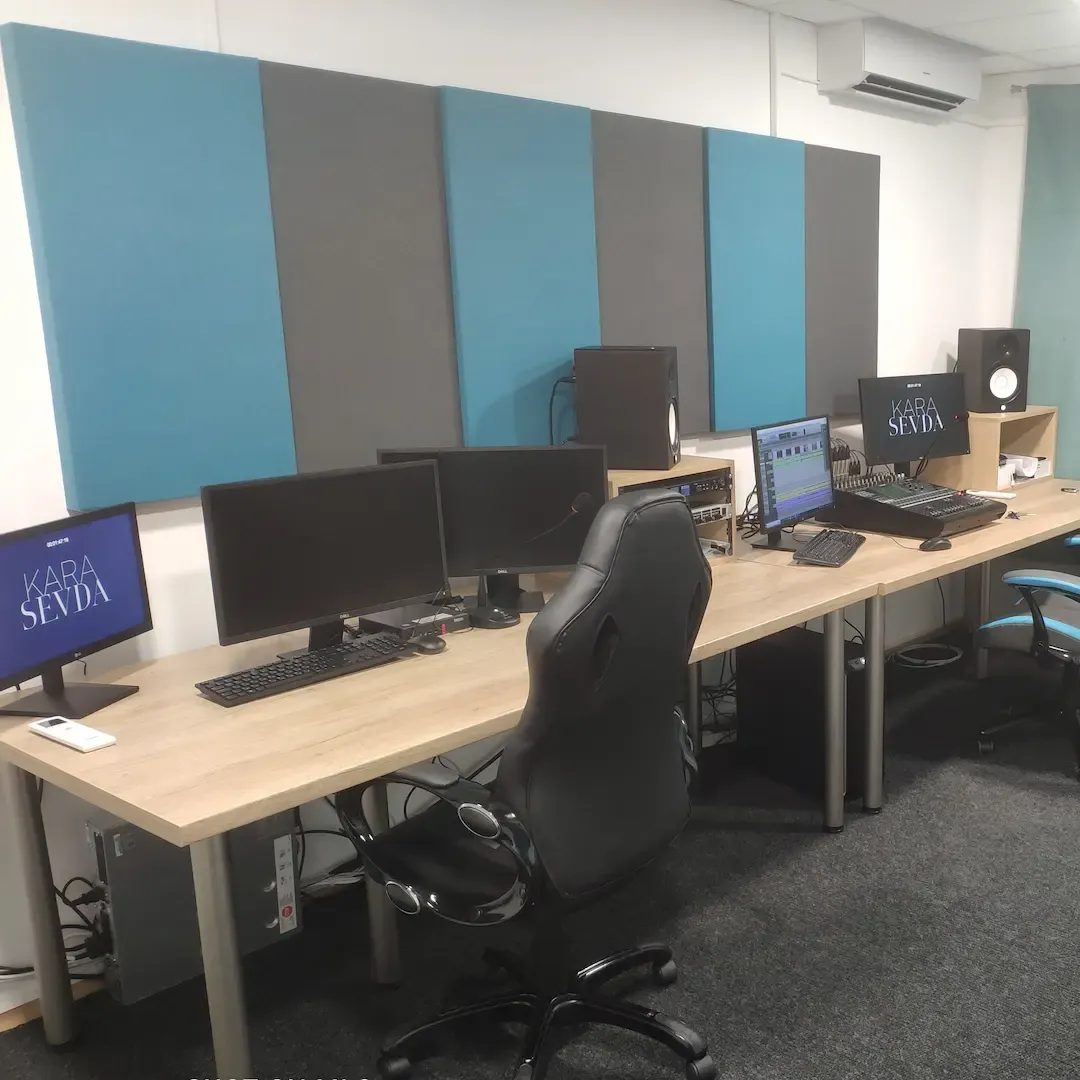 Adaptacja akustyczna studia lektorskiego w Sofii