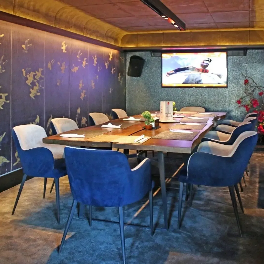 Sufit dźwiękochłonny w restauracji SASA