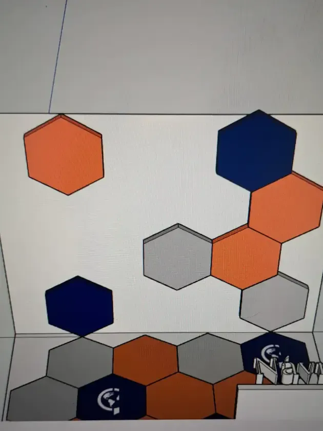 Redukcja echa za pomocą paneli akustycznych z logo dla GLOBSEC